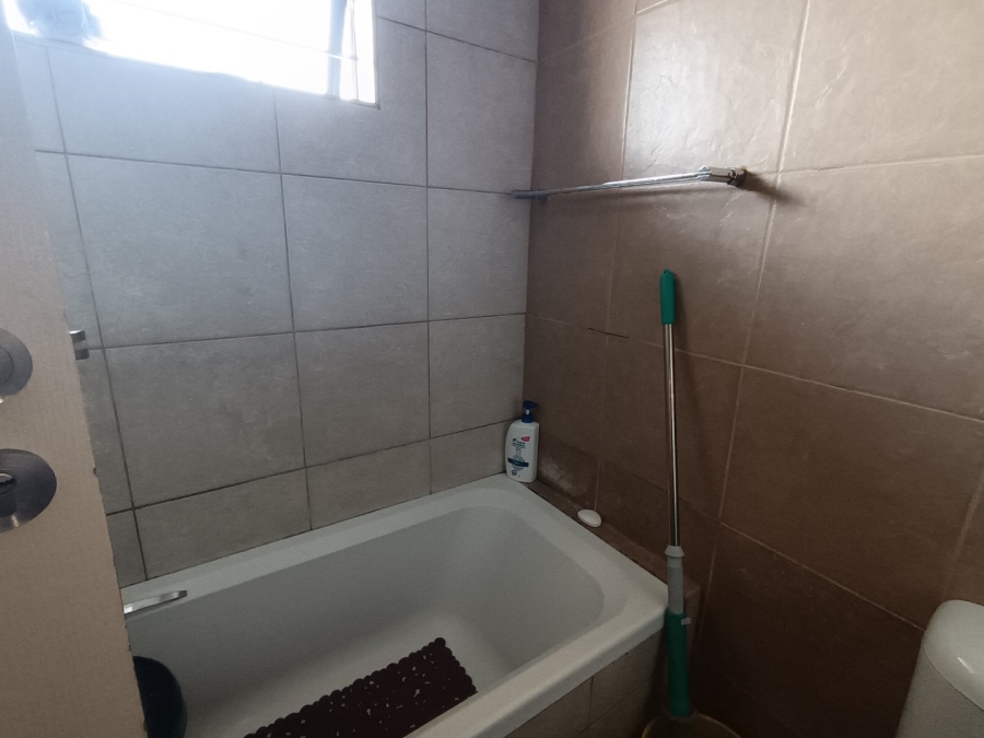 To Let 1 Bedroom Property for Rent in Die Bult North West